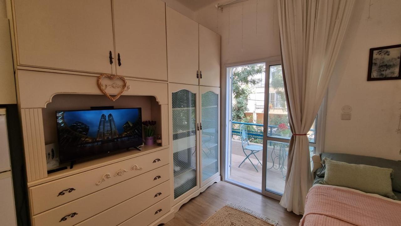 Lovely Studio With Balcony Apartment Rechovot Екстериор снимка